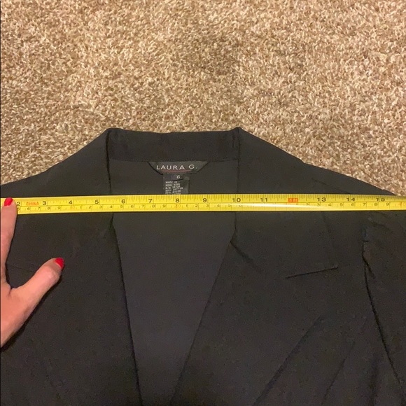 Size 6 black blazer - Laura G.- never worn - Picture 9 of 11